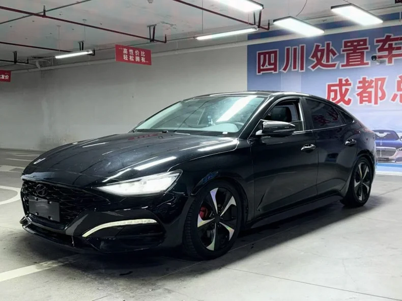 现代菲斯塔 正面外观二