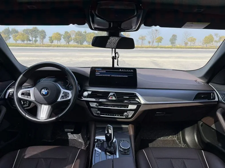 宝马5系 后面外观二