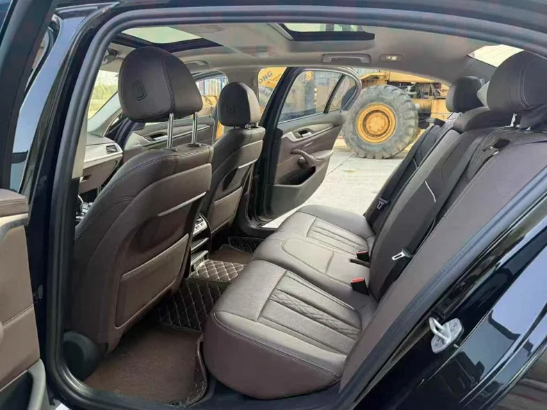 宝马5系 内饰前排