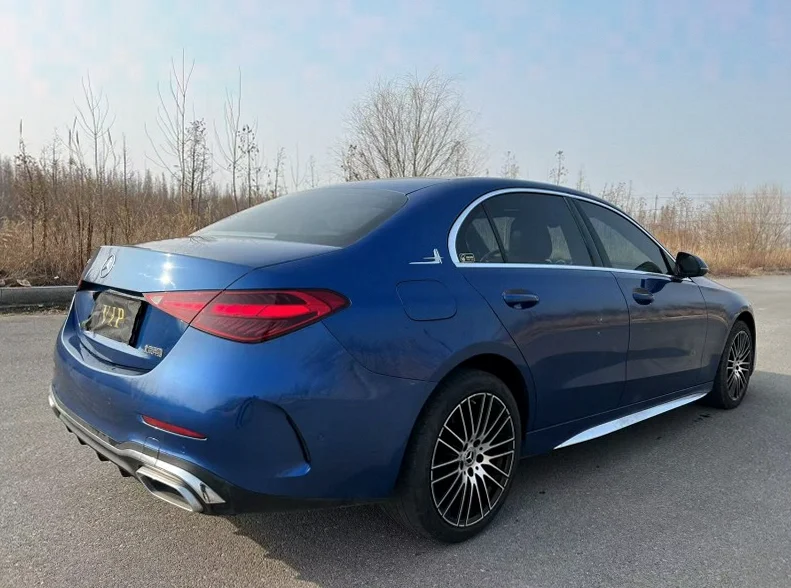 奔驰C 正面外观二