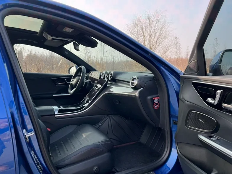 奔驰C 内饰前排