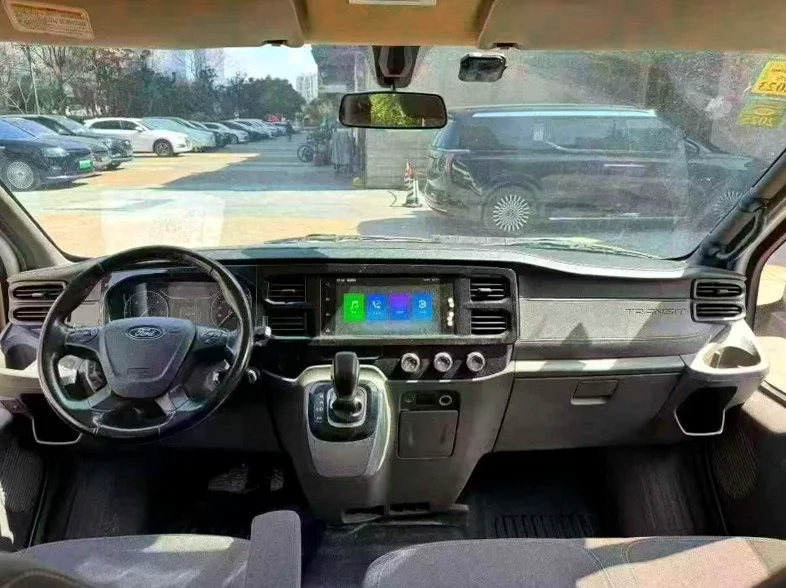 福特全顺 后面外观二