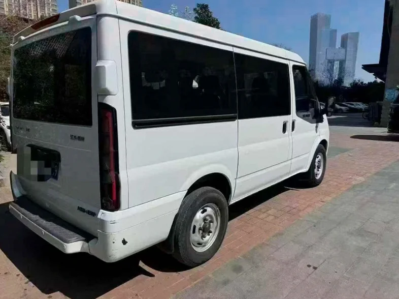 福特全顺 内饰前排