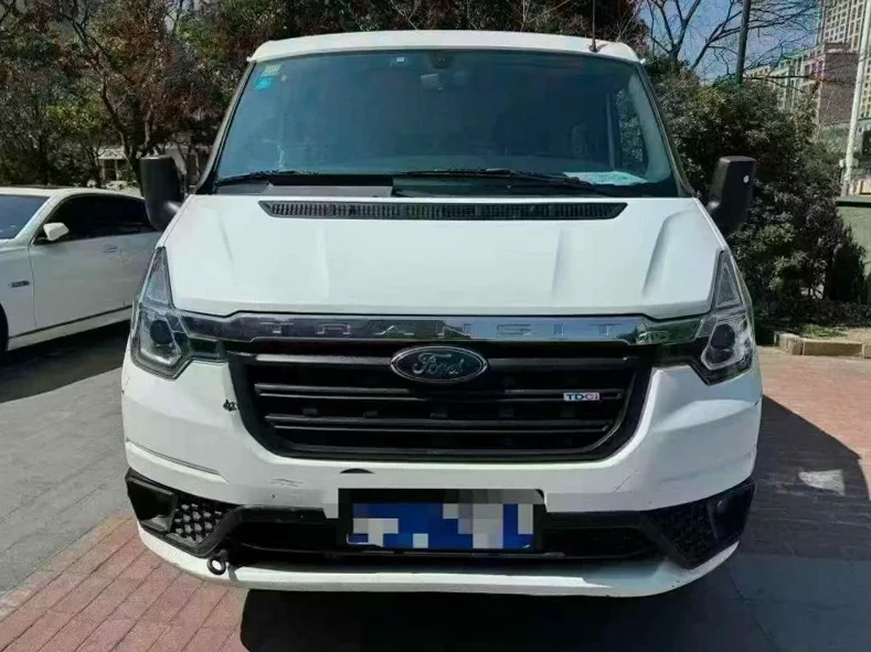 21年福特全顺新世代2.2T柴油自动挡6座