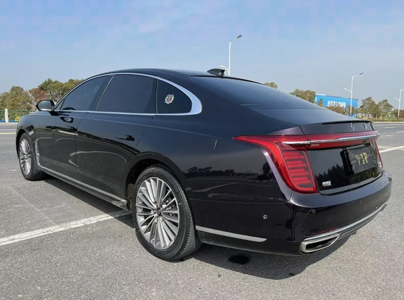 红旗H9 后面外观三