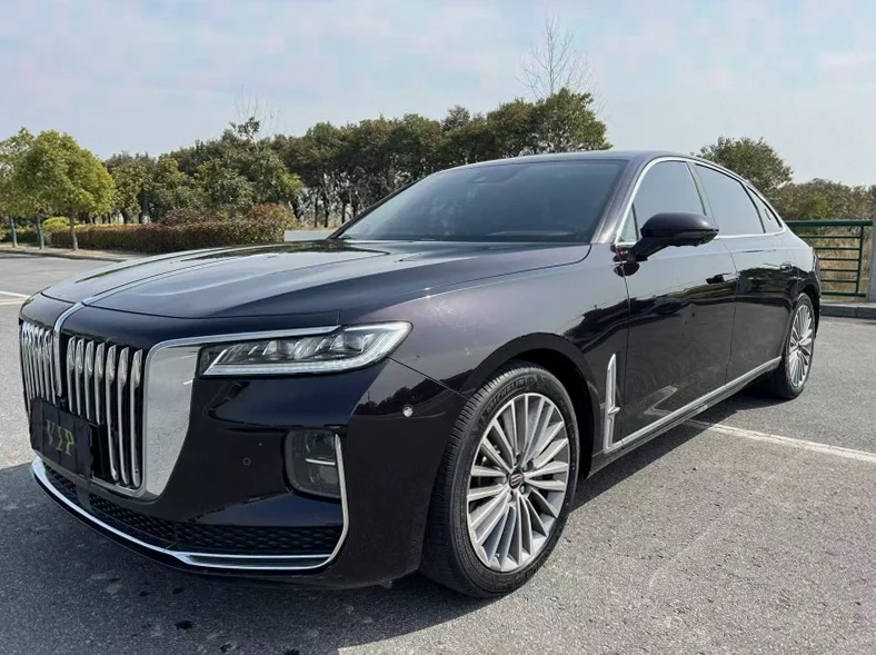 红旗H9 正面外观三