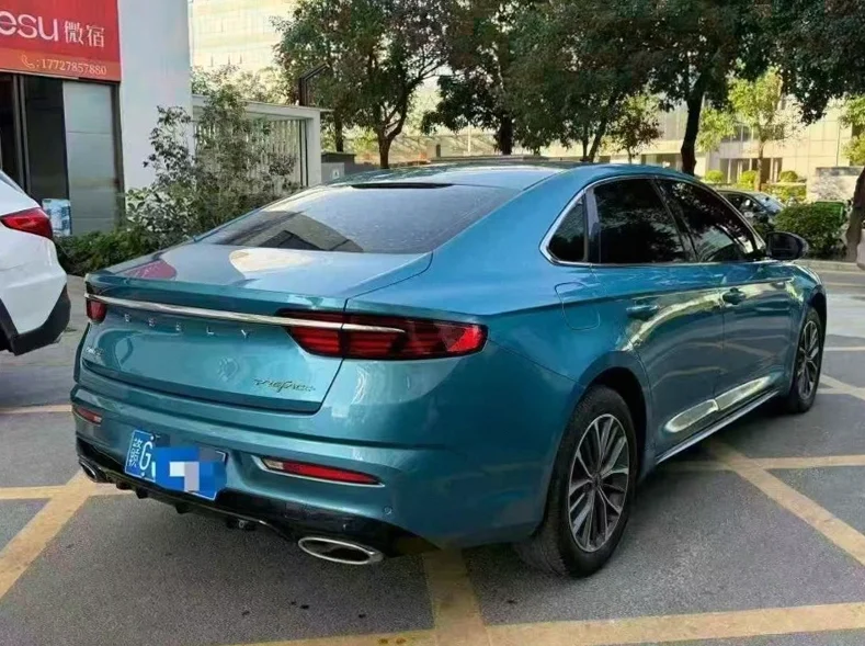 吉利星瑞 驾驶室