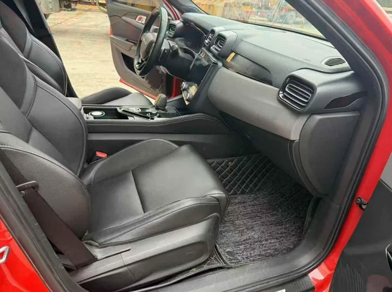 领克03 后面外观三