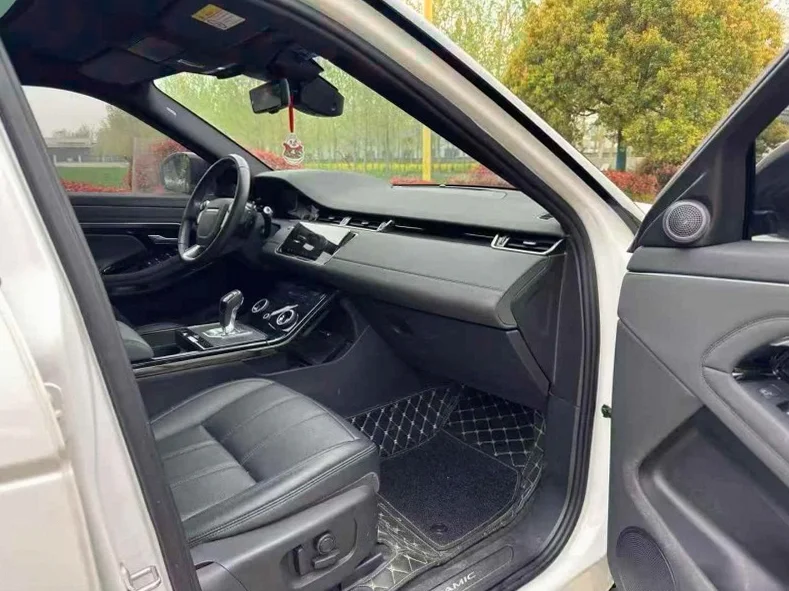 路虎极光 后面外观二