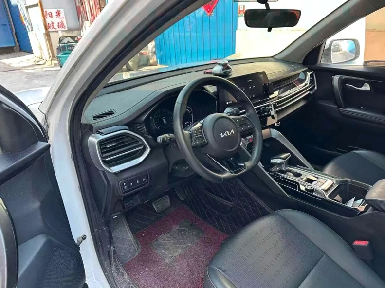 起亚智跑 后面外观一