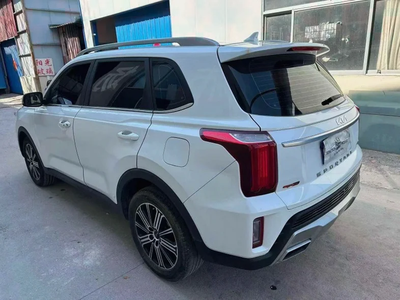 起亚智跑 内饰后排