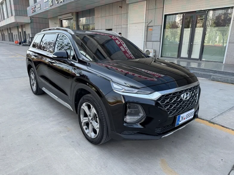 现代新胜达 正面外观三