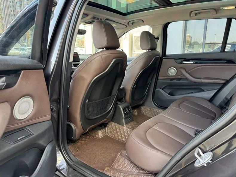 X1宝马 后面外观三