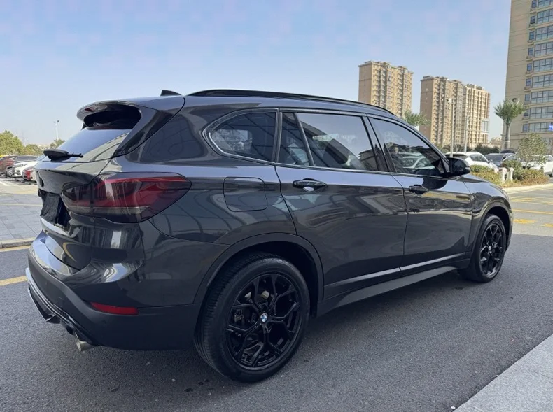 X1宝马 正面外观三