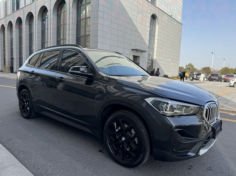 X1宝马 正面外观二