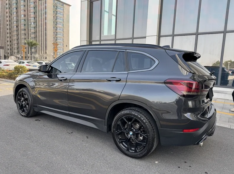 X1宝马 后面外观一