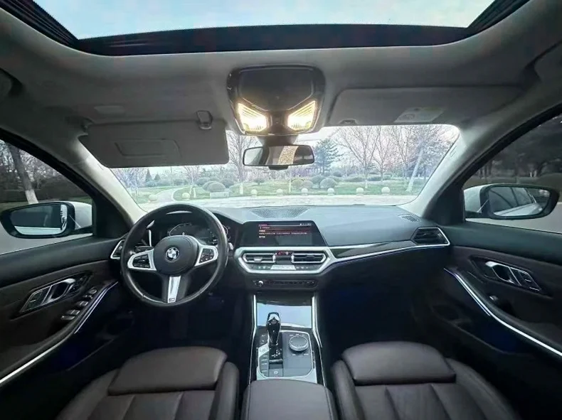 宝马3系 后面外观一