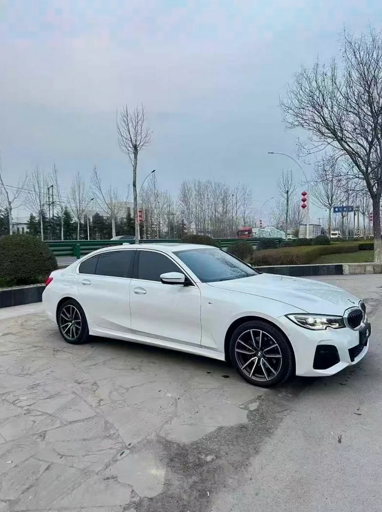宝马3系 正面外观三