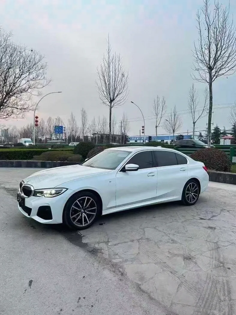 宝马3系 正面外观二