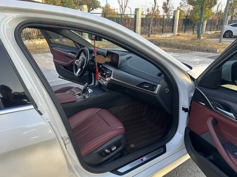 宝马5系 内饰后排