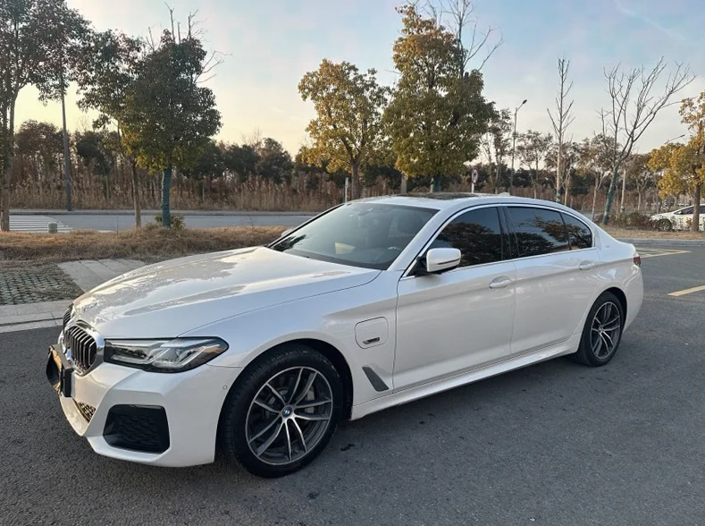 宝马5系 正面外观三