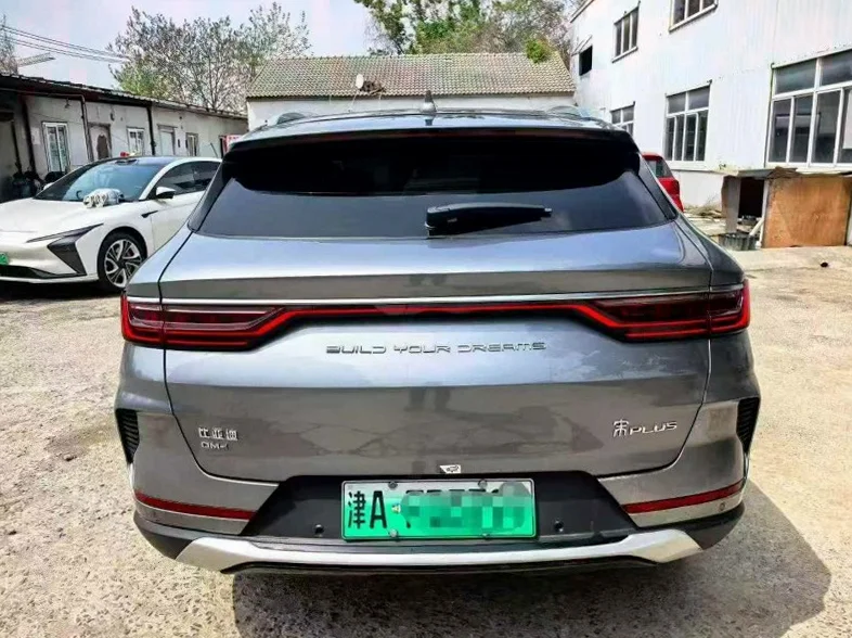 比亚迪宋 驾驶室