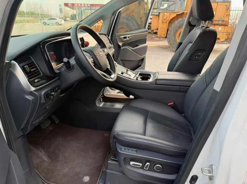 传祺M8 后面外观一