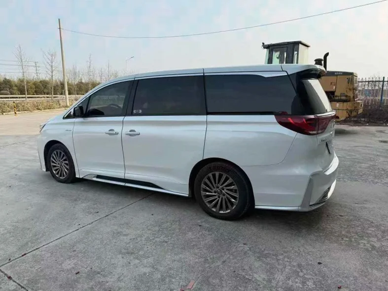 传祺M8 内饰后排