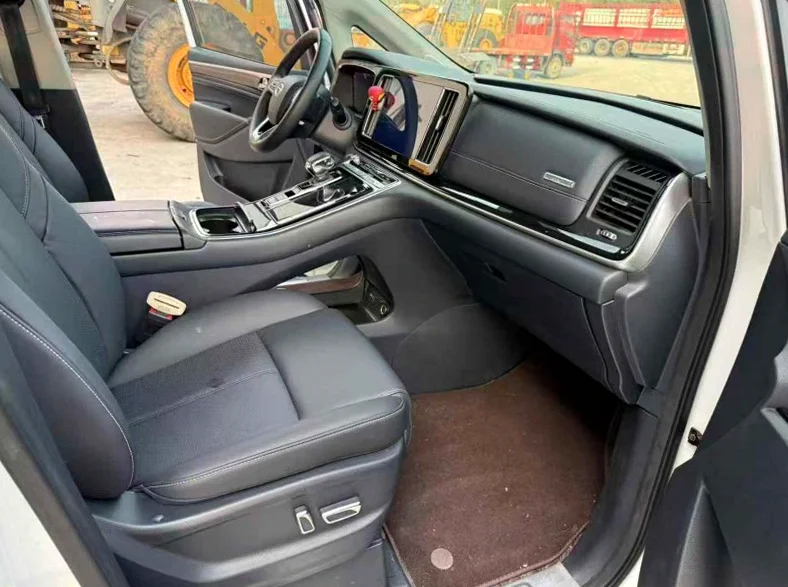 传祺M8 后面外观三