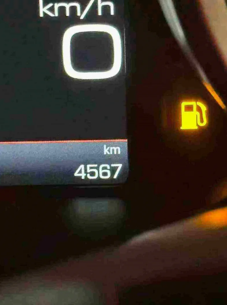 法拉利F8 后面外观三