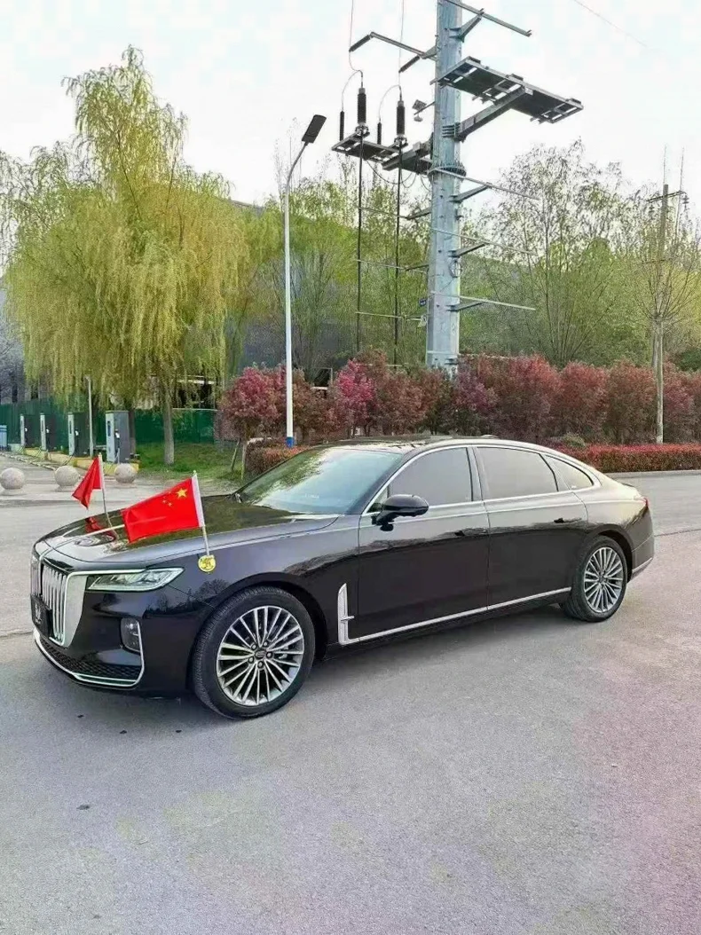 红旗H9 正面外观二