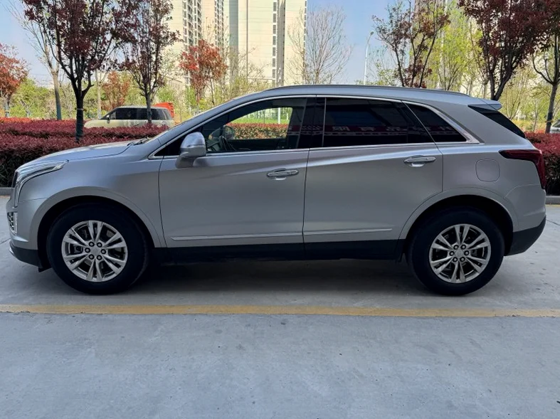 凯迪拉克XT5 内饰前排