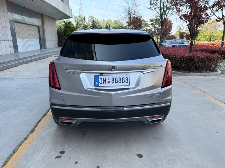 凯迪拉克XT5 内饰后排