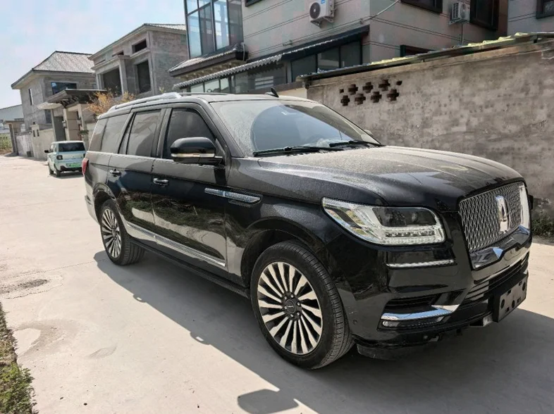 林肯领航员 正面外观二