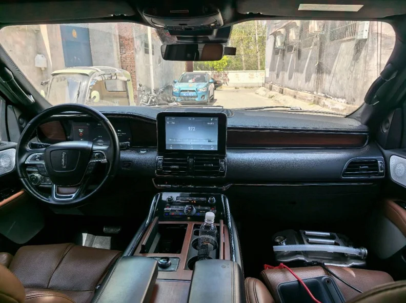 林肯领航员 后面外观二