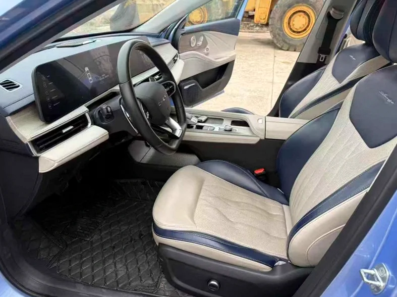 奇瑞艾瑞泽 正面外观三