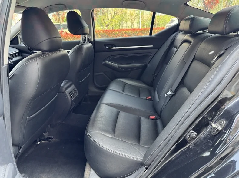 日产天籁 内饰后排