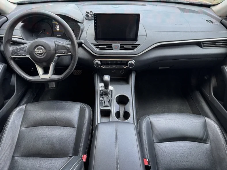 日产天籁 内饰前排