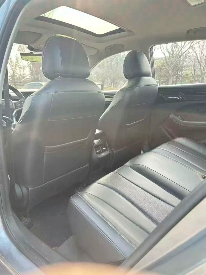 荣威i5 后面外观二