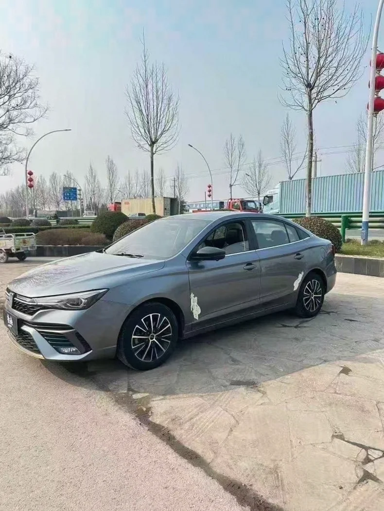 荣威i5 正面外观二