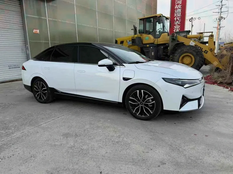 小鹏汽车P5 正面外观三