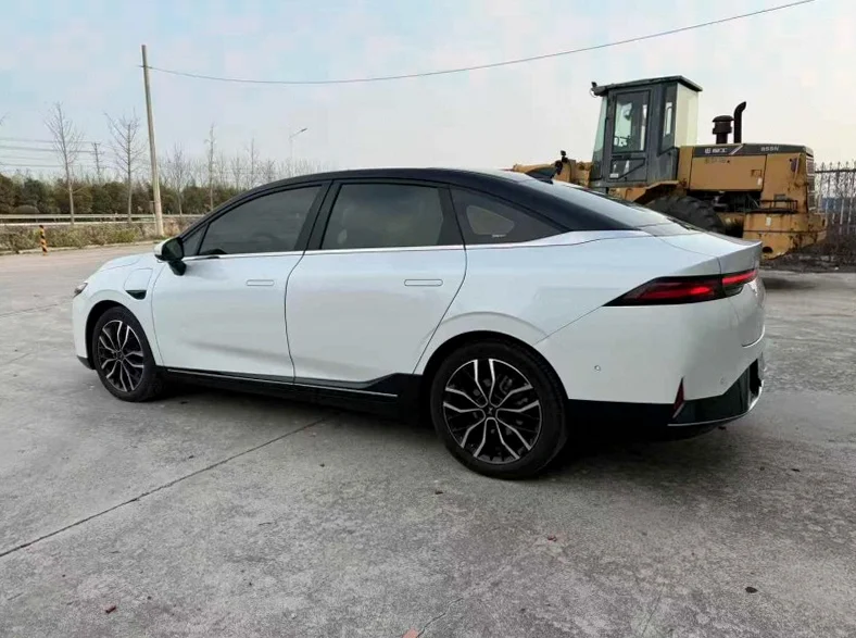 小鹏汽车P5 内饰后排