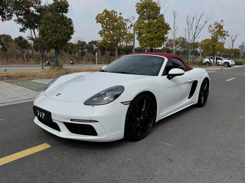 保时捷718 正面外观三