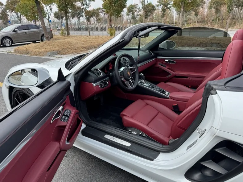 保时捷718 内饰前排
