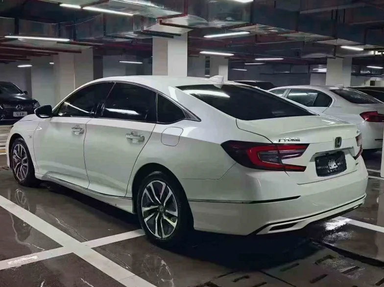 本田雅阁 内饰后排