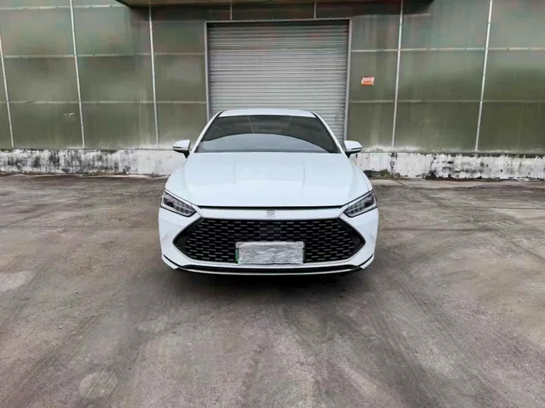 23年比亚迪秦PLUS冠军版领先型