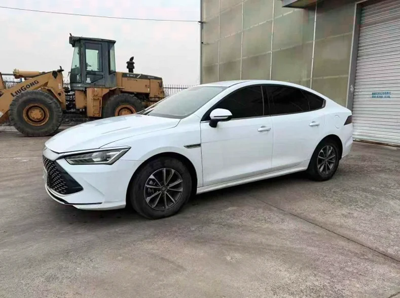 比亚迪秦 正面外观二