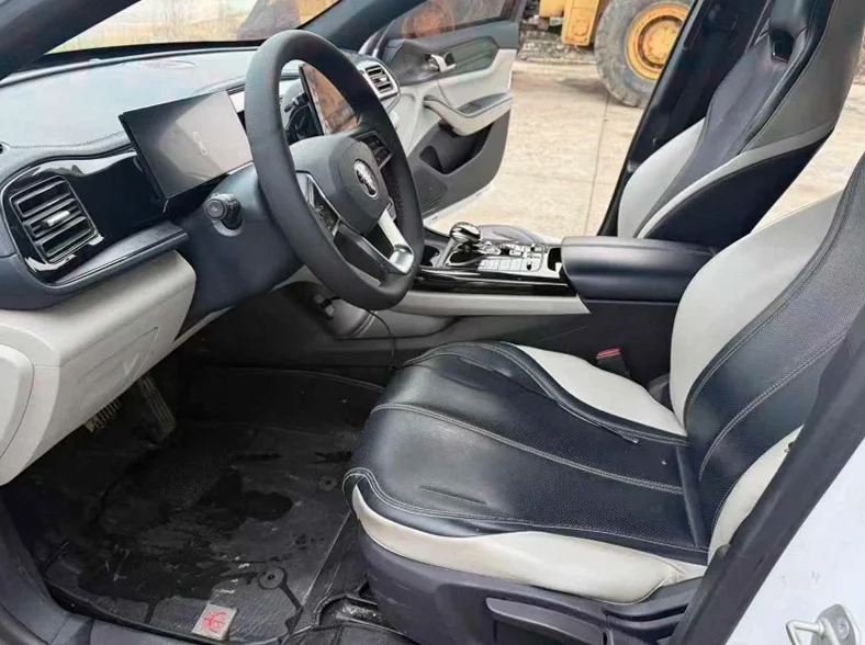 比亚迪秦 正面外观三