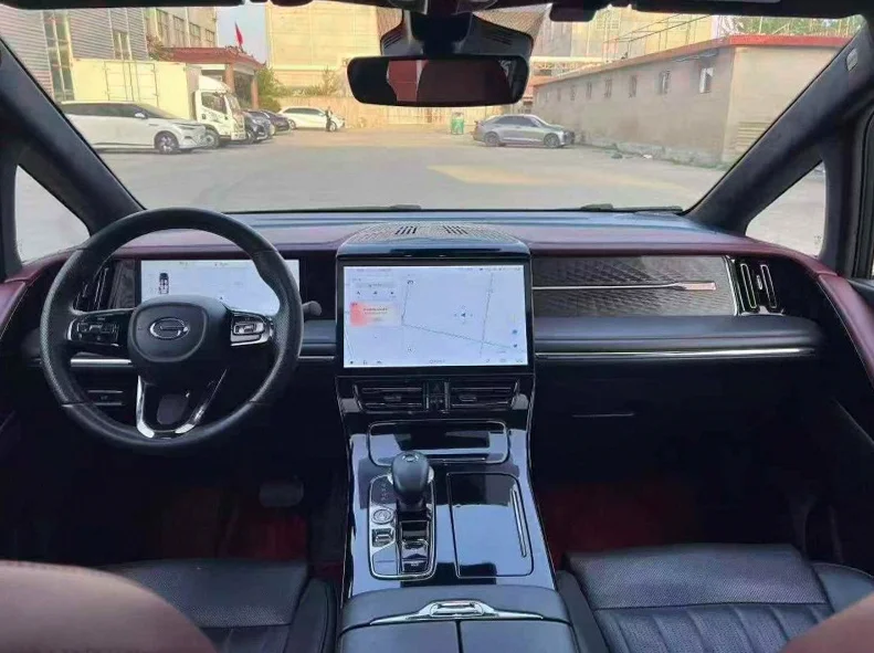 传祺M8 后面外观一