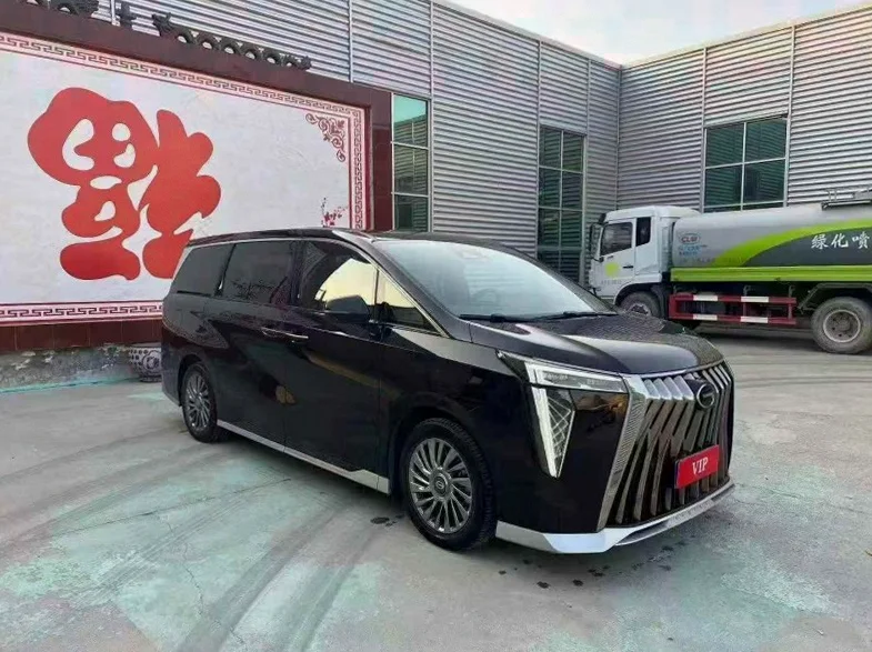 传祺M8 正面外观三